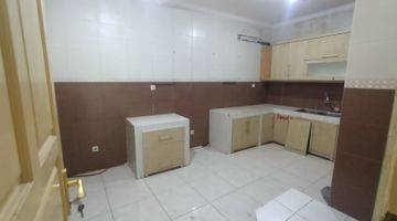 Gambar 1 Rumah,di Jual Area Tebet Barat Depan Taman