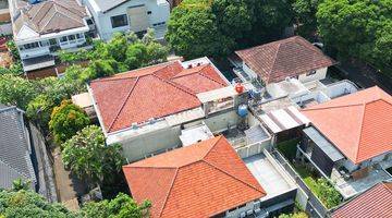 Gambar 2 For Rent Rumah 2 Lantai Ada Pool & Taman Luas 