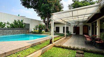 Gambar 2 Rumah Bagus 1 lantai, Taman, Pool & Carport Luas