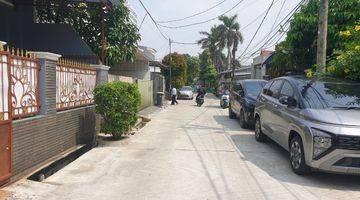 Gambar 1 Rumah Bagus Terawat Di Tengah Taman Galaxy Bekasi