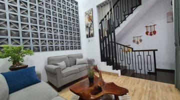 Gambar 2 Rumah TOWNHOUSE BAGUS 3 lt  FURNISH Jatimakmur  PONDOK GEDE