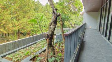 Gambar 3 Rumah Mewah Modern Baru ada Lift, Kolam renang depan Green Area