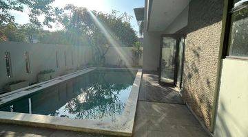 Gambar 5 Disewakan Rumah Mewah ada Pool, Depan Taman di Green Cove BSD Bagus