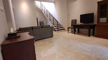 Gambar 2 Rumah 2 Lantai Semi Furnished SHM Bona Indah