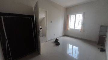 Gambar 4 Disewa Rumah 3 Lantai Full Furnished Renovasi