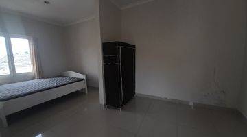 Gambar 5 Disewa Rumah 3 Lantai Full Furnished Renovasi