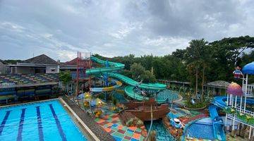 Gambar 5 Wahana Rekreasi Waterpark Sukoharjo