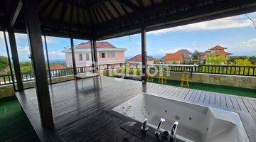 Gambar 4 Villa full furnished dengan view yang spektakuler ada Garden,Gazebo, Rooftop dan kolam jacuzzi diarea Ungasan Jimbaran