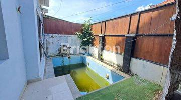 Gambar 4 Rumah 2 lantai dengan Private Pool dan Gazebo posisi hook ditengah kota Denpasar Hunian berkelas harga terjangkau.