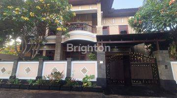 Gambar 1 Rumah 2 lantai Full furnished terawat siap huni dilokasi strategis ditengah kota Denpasar Area Renon.