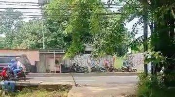 Gambar 1 Tanah pinggir jalan raya Parung Depok