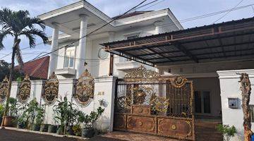 Gambar 2 Rumah megah di Bukit Cirendeu 