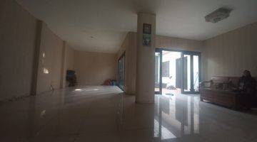 Gambar 3 Mau beli rumah 2 lantai di Cluster Asia Tropis