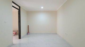 Gambar 4 Rumah Dijual Brand New Townhouse Di Pejaten Jakarta Selatan

