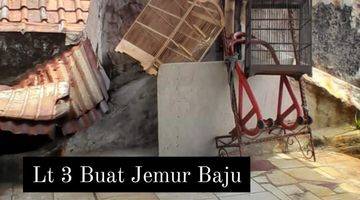 Gambar 2 Rumah kecil pusat kota 3 Lantai