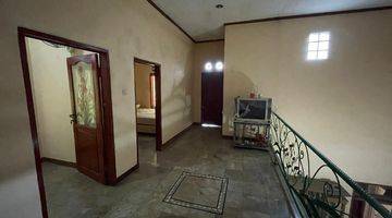 Gambar 3 Rumah di TKI 1 2 Lantai Timur Semi Furnished