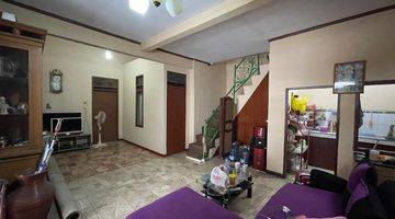 Gambar 5 Rumah di TKI 1 2 Lantai Timur Semi Furnished