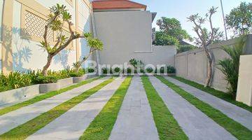 Gambar 2 Modern 3 Bedroom Villa With Private Pool  Steps From Sanur Beach 