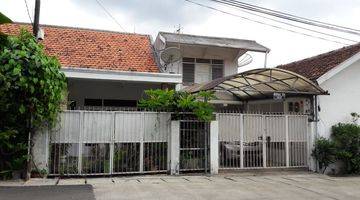 Gambar 2 Rumah 2 Lantai berlokasi jakarta selatan