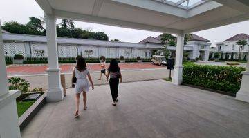 Gambar 5 Dijual show unit Pasadena Residences Gading Serpong  depan kolam renang 