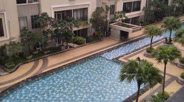 Gambar 1 MAPLE PARK STUDIO FULL FURNISH VIEW POOL