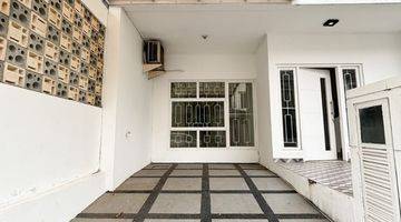 Gambar 2 Rumah Baru Renovasi Dalam Cluster Emerald Townhouse, Bintaro S9, Tangsel