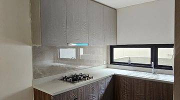 Gambar 2 Laurel 12x33 Belum Pernah Dihuni 5kt Dengan Lift Dan Kitchenset 3 Lantai Bsd City Navapark