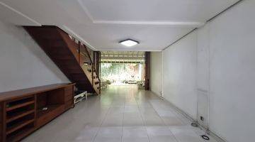 Gambar 4 Dijual Rumah Siap Huni Hadap Jalan Raya Puri Indah Cocok Untuk Cafe,klinik,rumah Tinggal