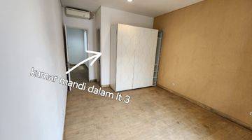 Gambar 5 Dijual Rumah 3 Lantai Bagus Semi Furnished