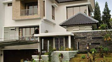 Gambar 2 Rumah 3 Lantai Bagus SHM di Jln Andasit Cluster The Cliff, Bogor