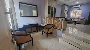 Gambar 4 Rumah 3 Lantai Bagus Furnished di Gading Grande, Jakarta Utara