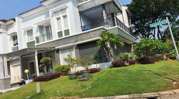 Gambar 1 Rumah mewah Hook di PHG Aquamarine Gading Serpong