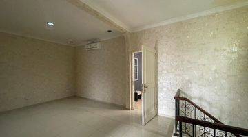 Gambar 5 Rumah 2 Lantai Bagus Furnished HGB di Dutamas, Batam