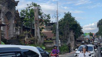 Gambar 2 Ruko Di Central Ubud, Tempat Yang Sangat Strategis, Ada Beberapa Ruko Yang Baru Selesai, Cocok Untuk Kantor, Dan Penjual Aksesoris