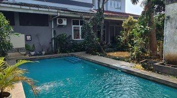 Gambar 2 Rumah 2 lantai siap huni ada kolam renang