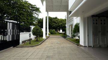 Gambar 3 LUXURIOUS MODERN CLASSIC HOUSE MENTENG