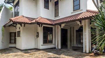 Gambar 1 For Sale Rumah Classic Siap Renovasi, Area Asri Dan Private, Pondok Indah