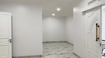 Gambar 1 Di Jual Rumah Mewah Swimming Pool/Lift Jakarta Selatan 