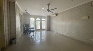 Gambar 1 Disewakan Rumah Townhouse 8x15 Furnished Lokasi Strategis 