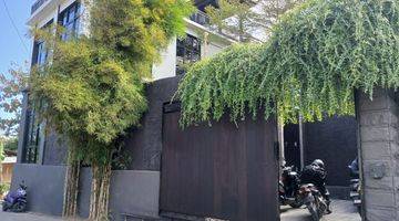 Gambar 1 Rumah villa modern baru 3 lantai furnished SHM Melasti Ungasan