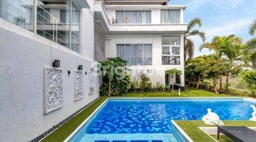 Gambar 1 Villa  With Panoramic Views Of Gwk, Ocean, And Bali’s Beauty