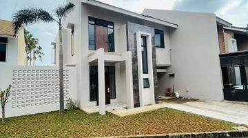 Gambar 1 Rumah Brand New Modern Tropical Dalam Cluster Pejaten