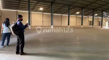 Gambar 1 Disewakan Gudang Raya Gedangan Halaman Luas