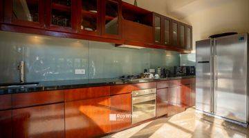 Gambar 2 Full Furnished 3BR Villa On Hilltop Uluwatu Area