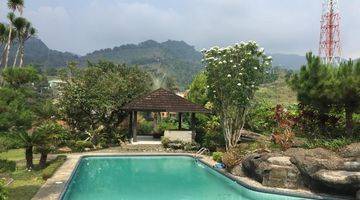 Gambar 2 Villa Dataran Tinggi Dari Jl. Raya  Di Puncak Bogor View