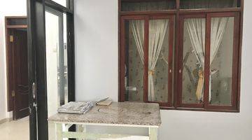 Gambar 5 KAN RUMAH FURNISHED DI PERUMAHAN ELITE SURABAYA TIMUR