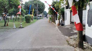 Gambar 5 Rumah Cantik Hadap Taman Kota 10 Menit Tol dan lrt Cikunir 