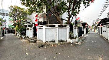 Gambar 2 Rumah Besar Minimalis 300m2 Hook Parkir 4 Mobil