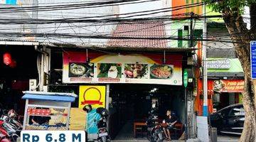 Gambar 1 Rumah Resto Kost Di Pusat Kuliner Tebet Raya