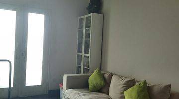 Gambar 2 Rumah 2,5 lantai luas tanah 102m2 semi furnished Bagus di Janur Kuning Kelapa Gading